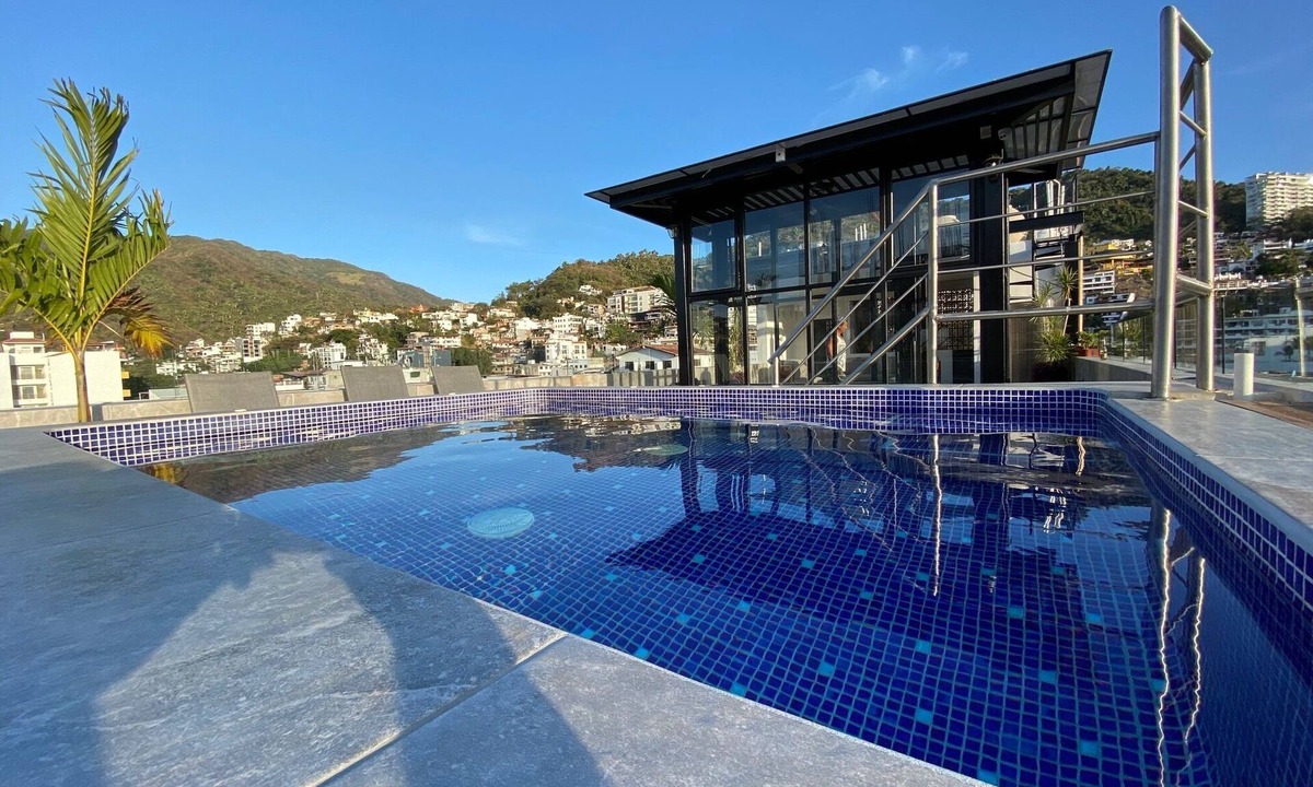 Emiliano Zapata Apartment | Private balcony A/C Down town Terrace/Pool WiFi Apt#2
