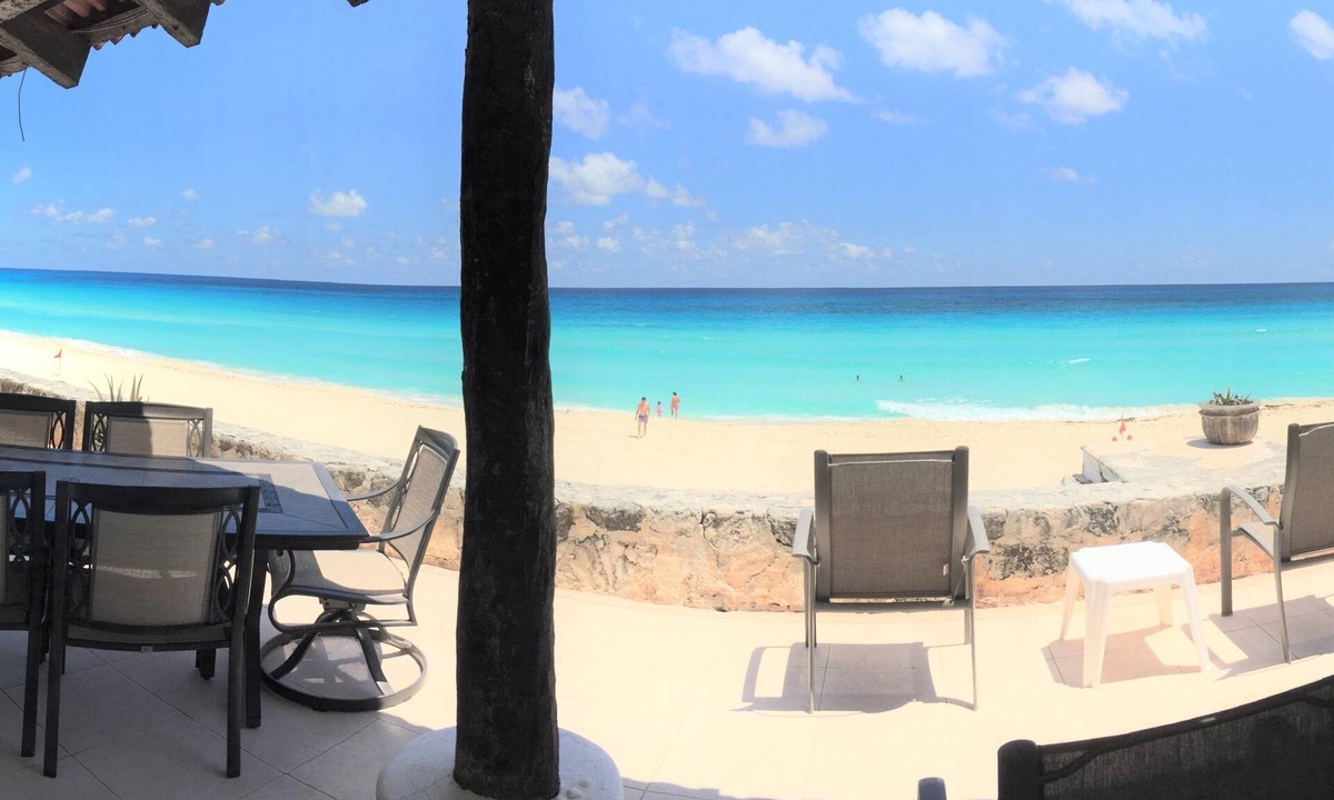 Zona Hotelera Villa | Privately owned 3 bedroom Ocean front condo with 25 ft beachfront terrace