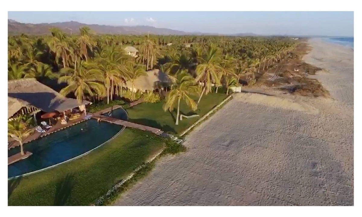 Juarez Villa | Rate by room, Pto Escondido best high class Villa on the beach, Thai Style.