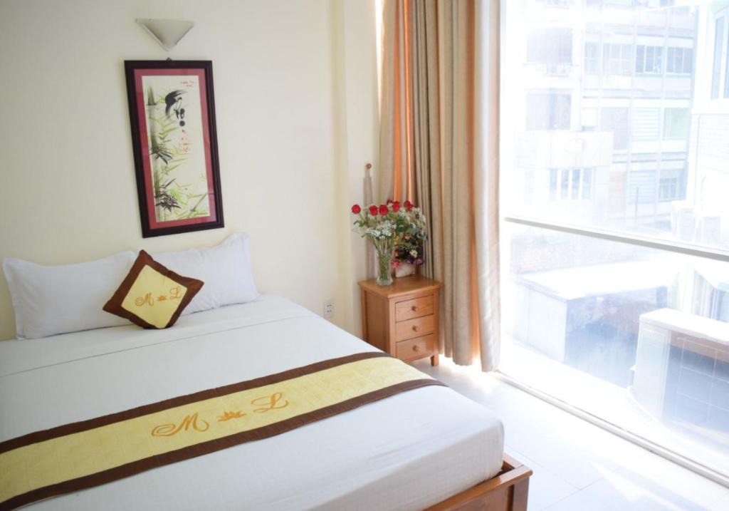 Downtown Ho Chi Minh City Hotel | RedDoorz Marieline 2 Hotel