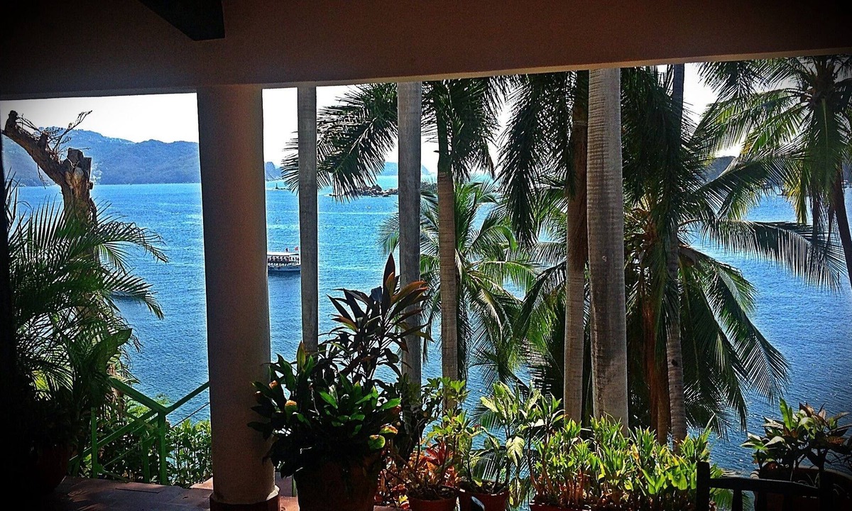 Caleta Villa | RELAX in SECLUSION with LOVED-ONES Villa w/BARMAN!