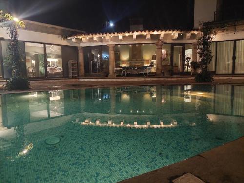 Central Cuernavaca House | Residencia Casa del Roble 1
