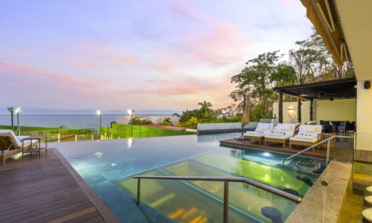 La Cruz de Huanacaxtle Villa | Resort-Style Villa w/Private Padel & Infinity Pool