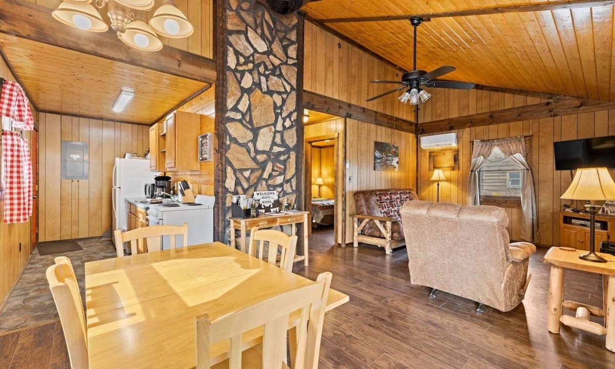 Dillsboro Cabin | Riverfront Cabin, Mountain Views, Fishing, and Rafting!