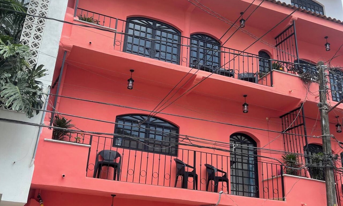 Emiliano Zapata Condo | Romantic zone 2 bedroom, 2 bath, full kitchen, WiFi, Pool, smart tv, balcony