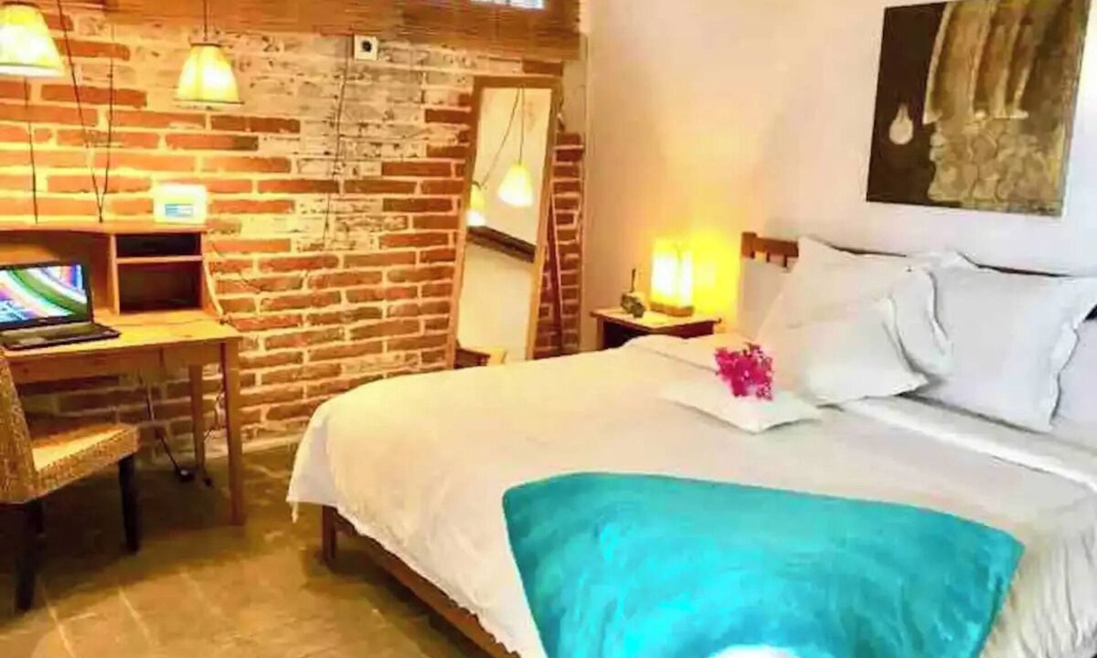 Esterito Bed & Breakfast | Room #3 two blocks from the Malecon