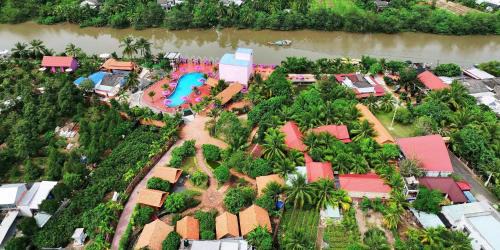 Cho Lach Hotel | Rooster Mekong Resort