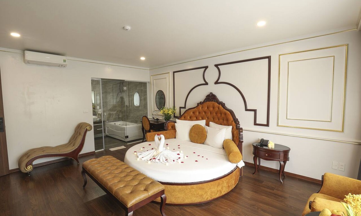 Ha Dong Hotel | Royal Văn Phú Hotel