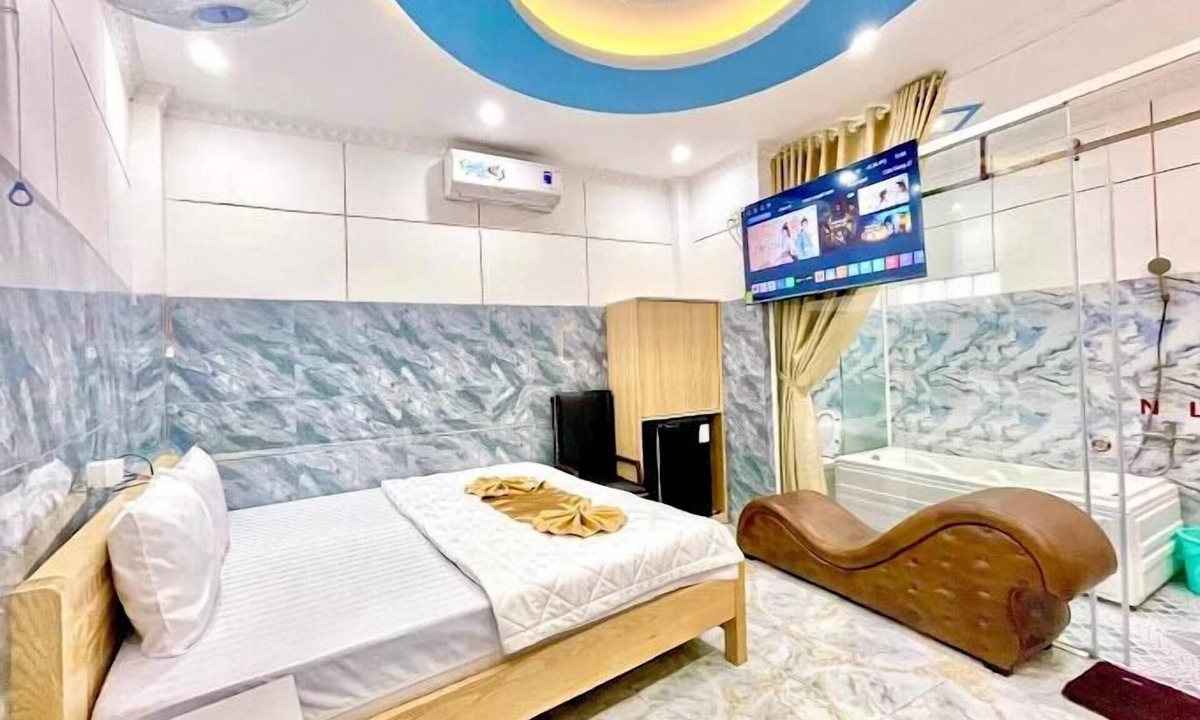 Ninh Kieu Hotel | Ruby Motel 1 CT - by BAY LUXURY