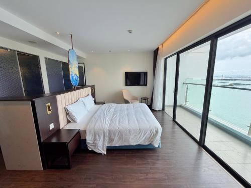 Hon Gai Apartment | Sapphire Ha Long Apartment - Sea View