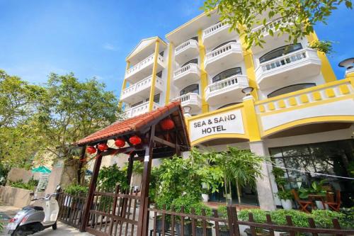 Cua Đai Hotel | Sea and Sand Hotel