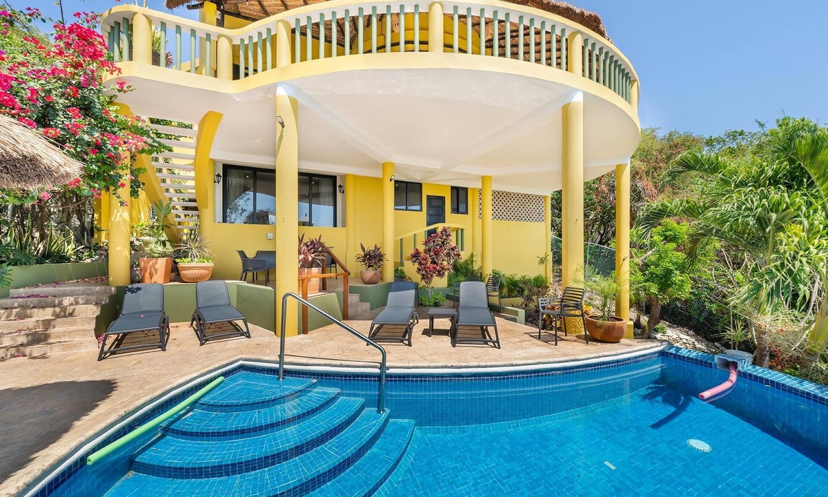 Isla Mujeres Villa | Secluded 6 BR w/Ocean + Jungle Views.
