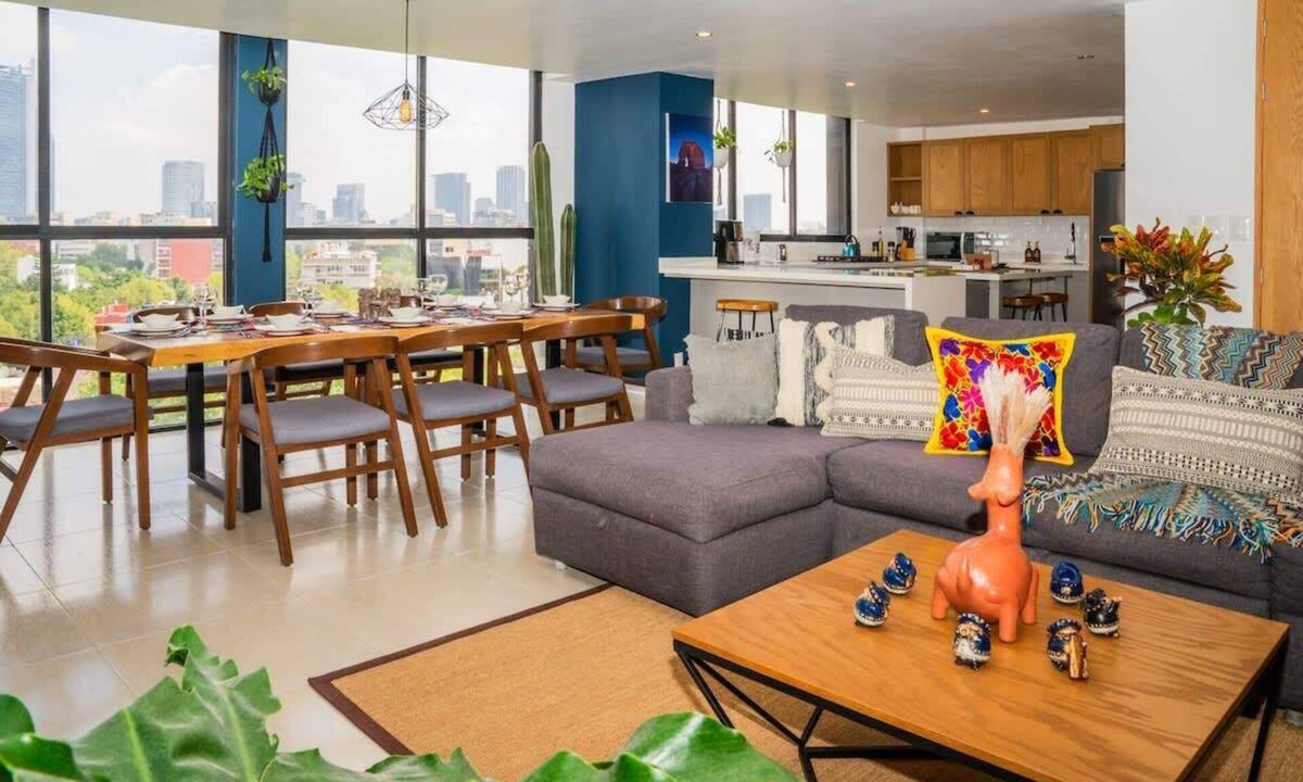 La Condesa Apartment | Serenity Condesa Condo w/Castle sunset view & AC