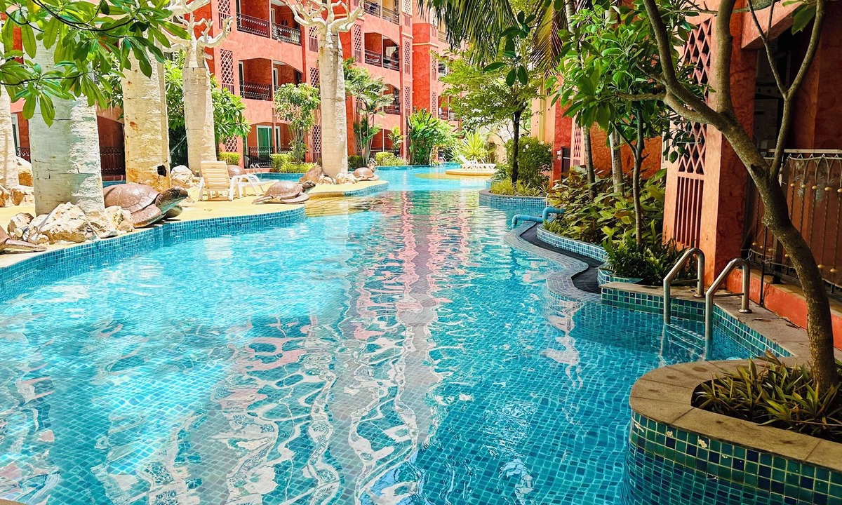 Na Kluea Apartment | Seven Seas Condo Resort steps to Beach