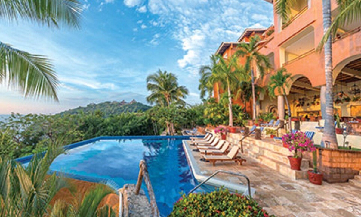 Almacen Resort | Snorkelers, Scuba divers, swimmers love this pristine aquatic playground!