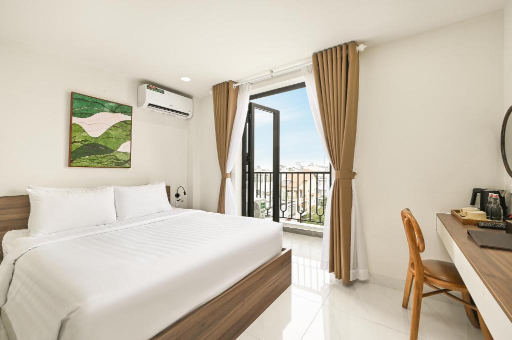 Tan Thuan Dong Hotel | Soi by La Doma Express