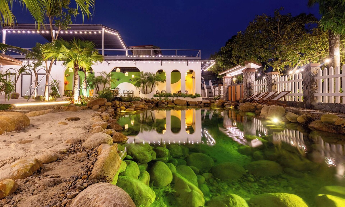 Hoa Lu Hotel | Sol Flow Retreat