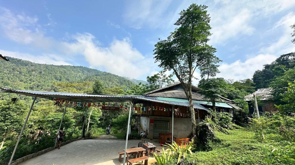 Vi Xuyen House | Song Ban Mountain Homestay