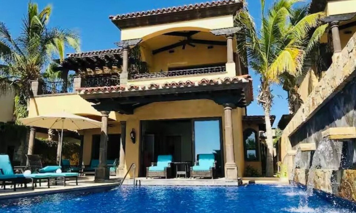 Downtown Cabo San Lucas Villa | Spacious 4-bedroom villa with AC in delightful Cabo San Lucas