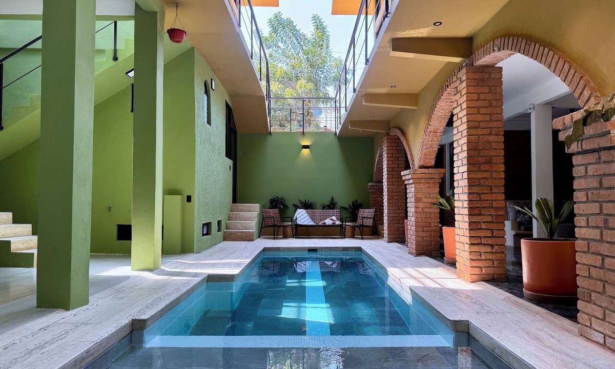 Brisas de Zicatela Villa | Spacious 5BR Villa with Private Pool Walk to La Punta Beach High-Speed WiFi