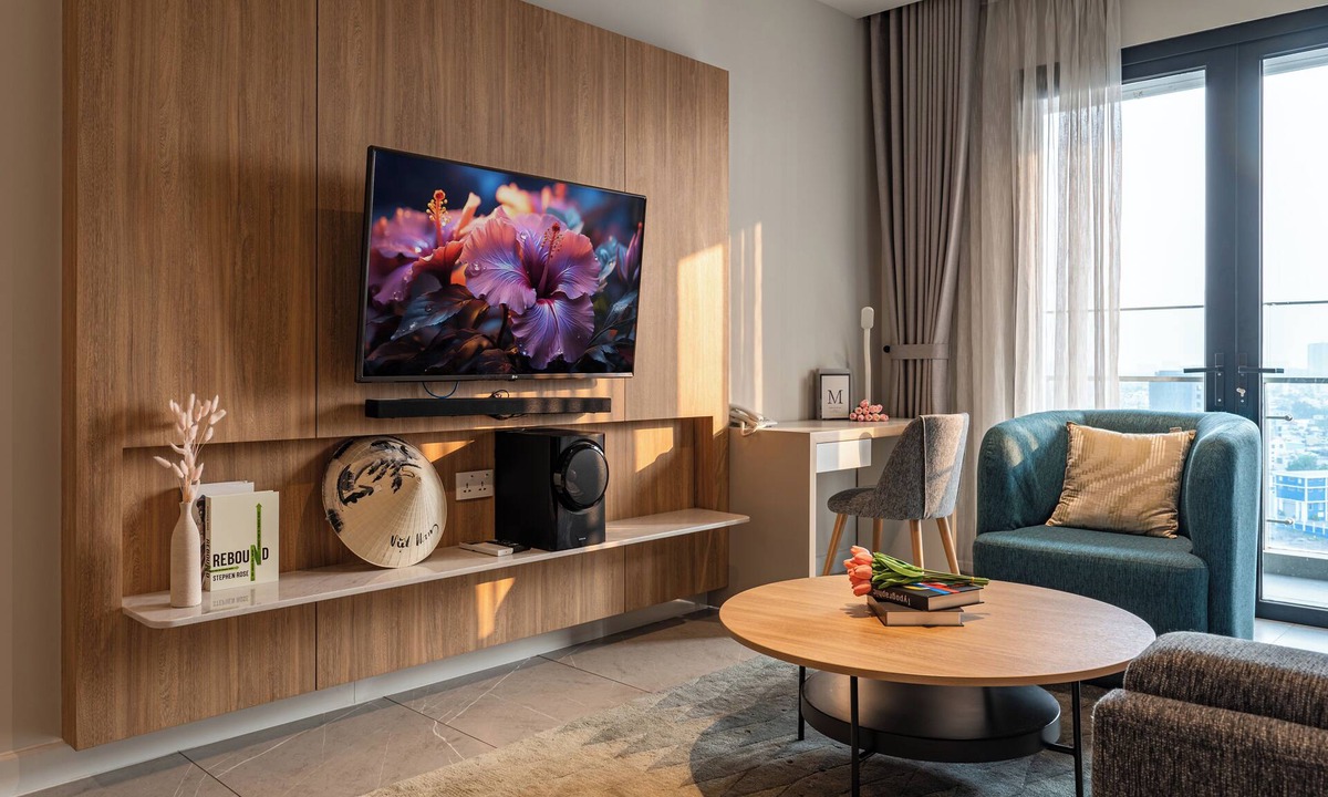 District 1 Apartment | Spacious 6-bedroom apartments in Saigon with Pool, Gym and Bathtub