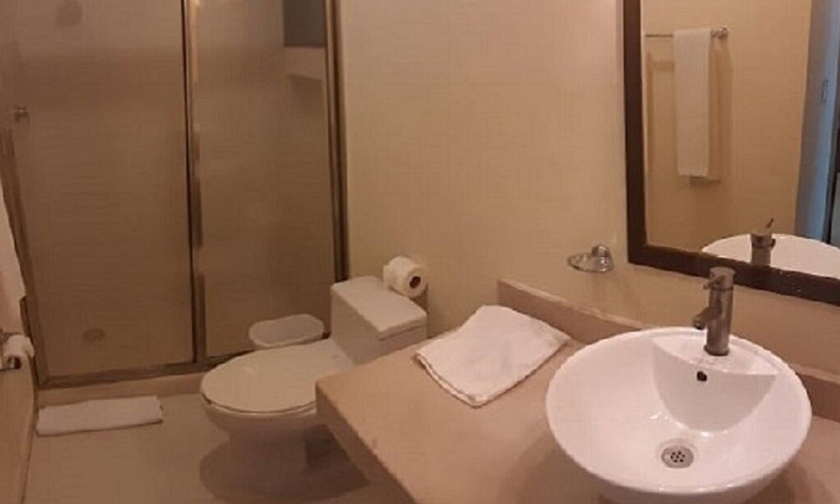 12th Street Apartment | Spacious and comfortable accommodation, ideal for families.