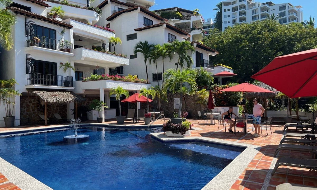 Amapas Condo | Spacious ocean view 2BR, 2BA with private terrace - 8 mins from the beach!