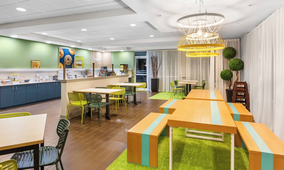 Dothan Hotel | Spark by Hilton Dothan