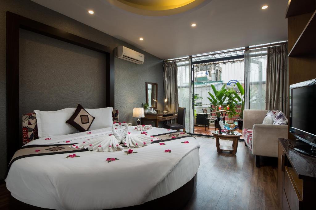 Hang Trong Hotel | Splendid Star Grand Hotel and Spa