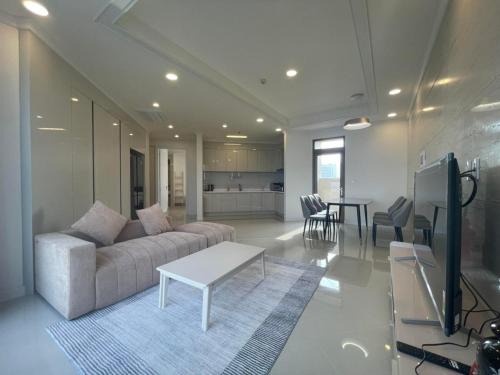 Bac Tu Liem Apartment | Starlake Daewoo near West Lake - Anstay