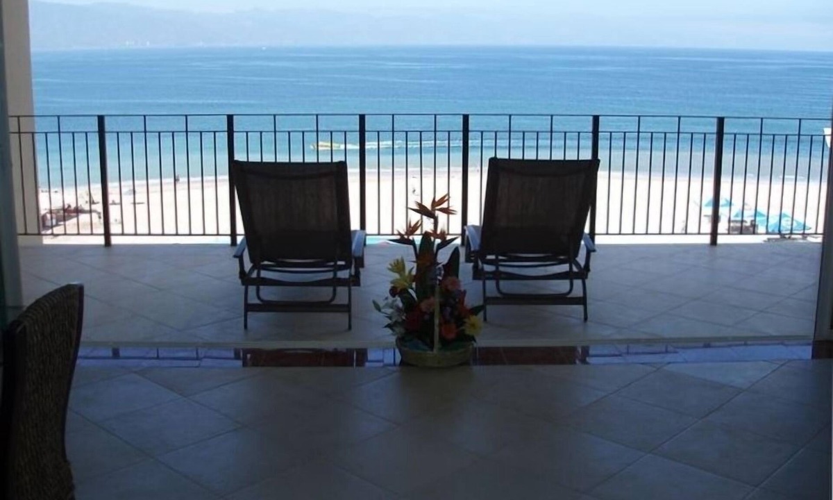 South Hotel Zone Condo | Stunning Oceanfront Luxury Condo