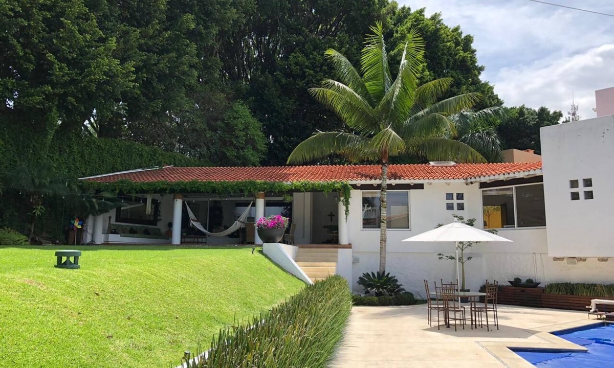 Cuernavaca House | Stunnishing House in Cuernavaca with 20 people accommodation.