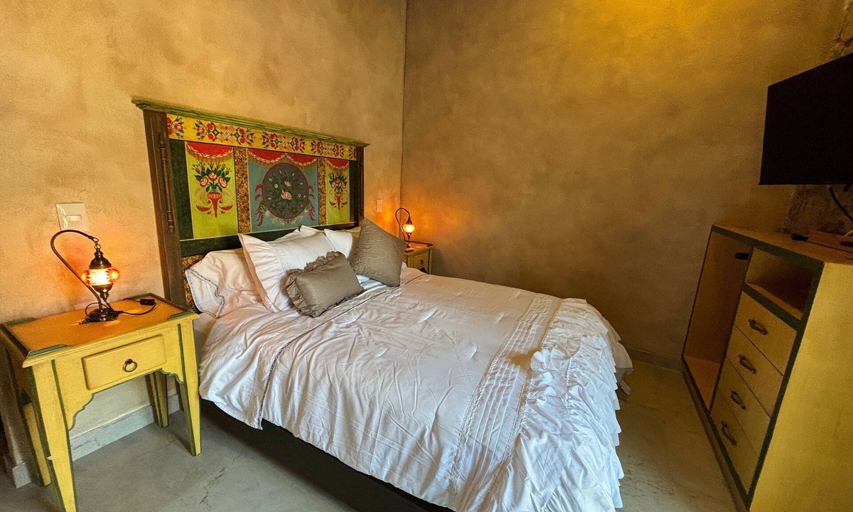 Santeagueda Apartment | Suite Raffaello: Design and Comfort in ValQuirico