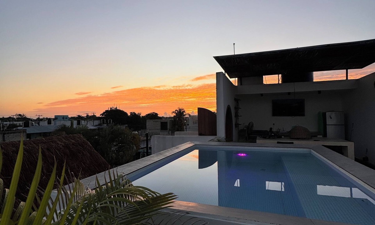 Cuzamil Villa | Suite “the roof-top” Private pool on the roof top, grill, TV, fridge, sink.
