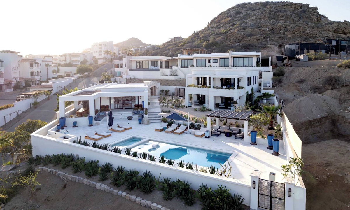 Buzzards House | Suites, Beach Club Access, Ocean View, Private Pool Villa