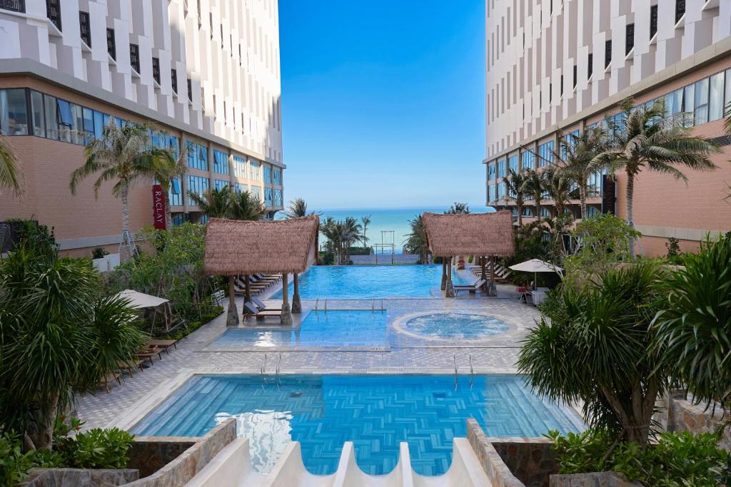 Suoi Nuoc Beach Hotel | Sunset Ridge Condotel Apec Mandala Mui Ne