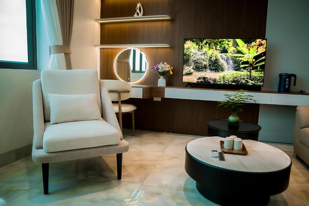 Luc Nam Hotel | T&T Luxury Hotel Đồi Ngô