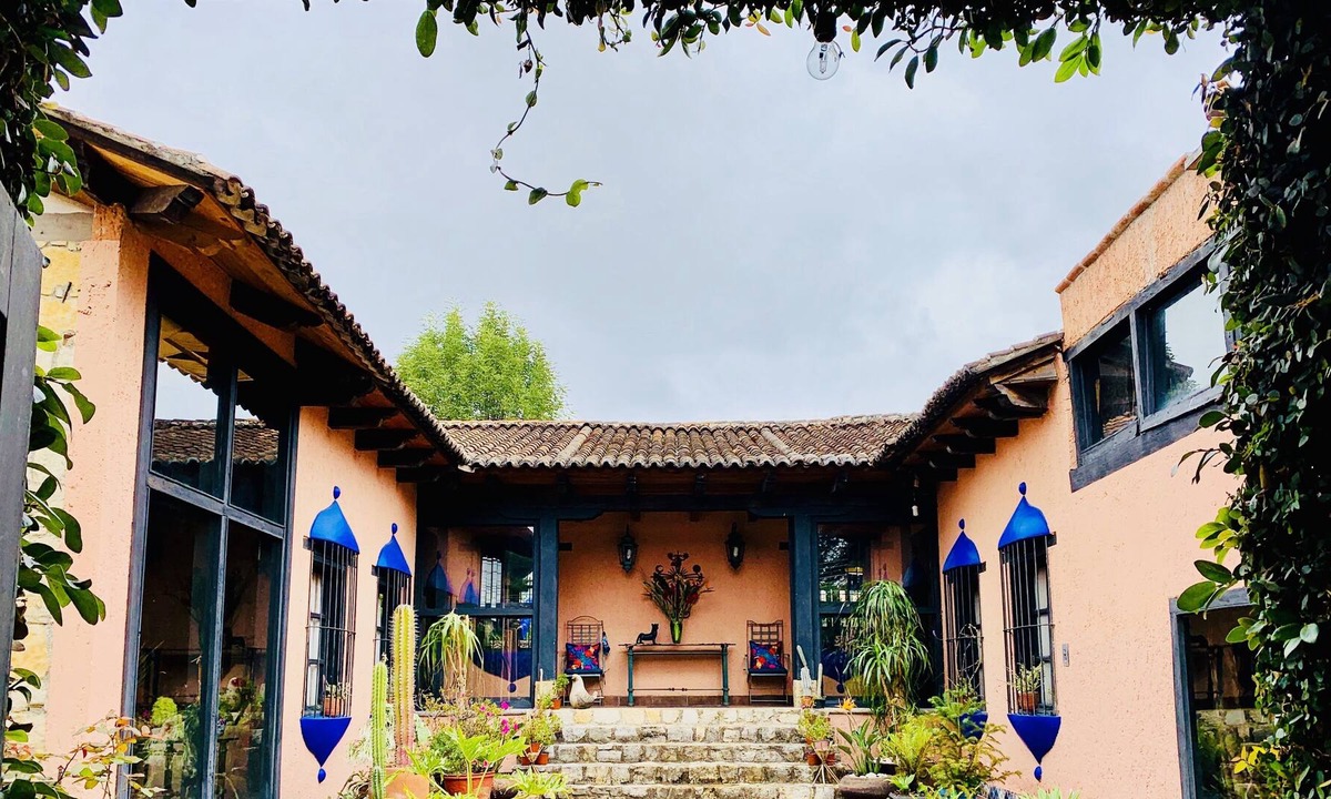 De Guadalupe House | The "Blue House" has spacious and comfortable spaces for you to enjoy