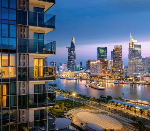 Thu Thiem Apartment | The Metropole Luxury Residence by KayStay