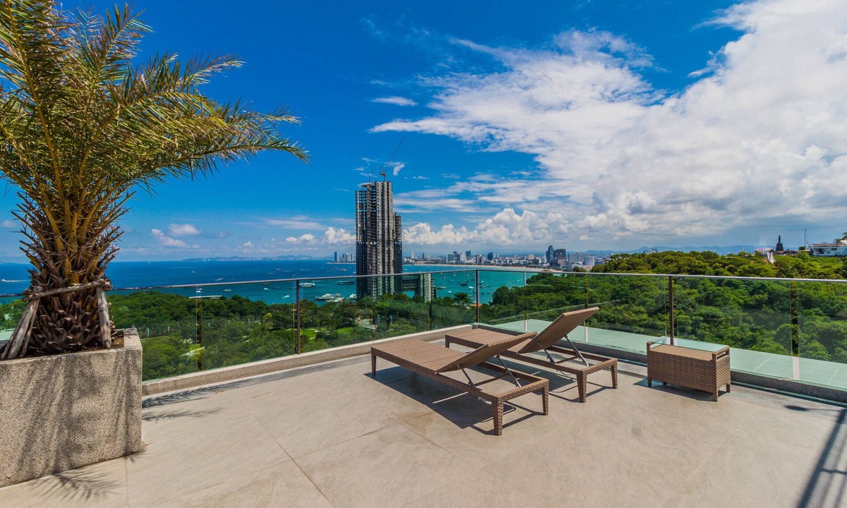 Pratumnak Hill Apartment | The Point Pratumnak by PSR ASIA