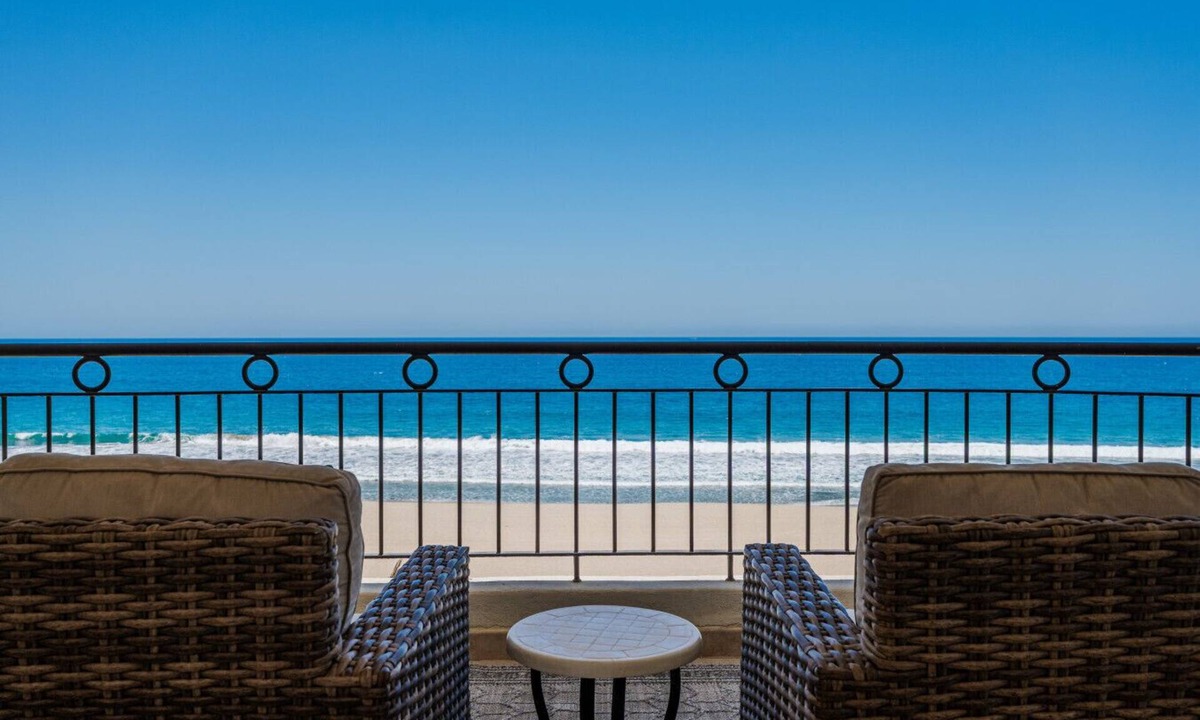 Zona Hotelera Condo | Tortuga Bay 3BR Beachfront Condo in San Jose