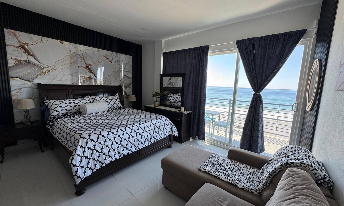 Playas de Rosarito Condo | Triton's Cozy Condo-Sleeps 14