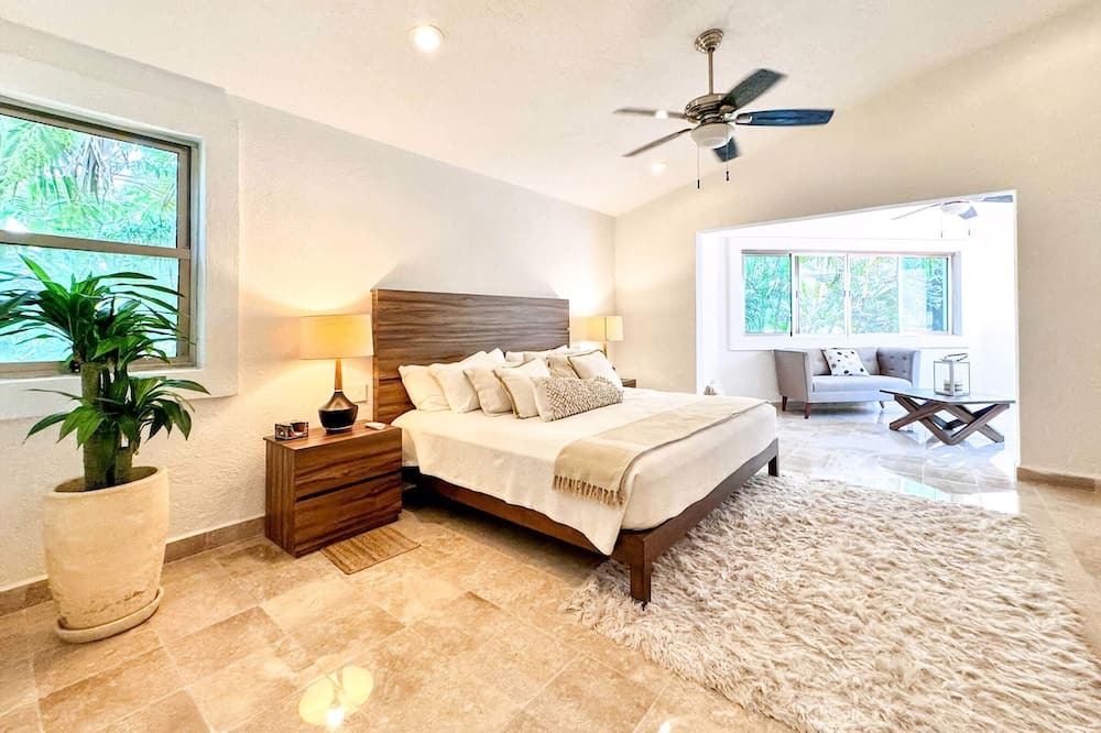 Playacar Apartment | Tropical 3BR retreat w/pool & beach essentials