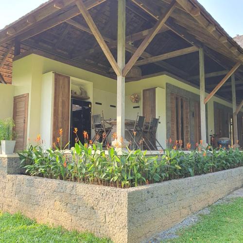 Bang Sare Villa | Tropical villa in the Bangsare hills near Pattaya
