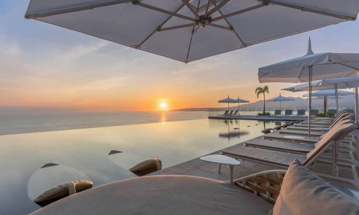 Bucerias Apartment | Udara PH-I | 8th Floor 3BR Beachfront + Rooftop Pool, Spa, Sauna & Padel Court