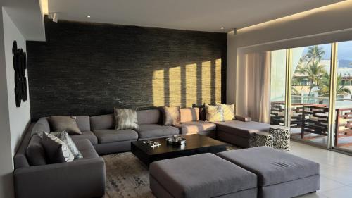 North Hotel Zone Apartment | Unique Luxury Beachfront Home Hotel Zone Beach