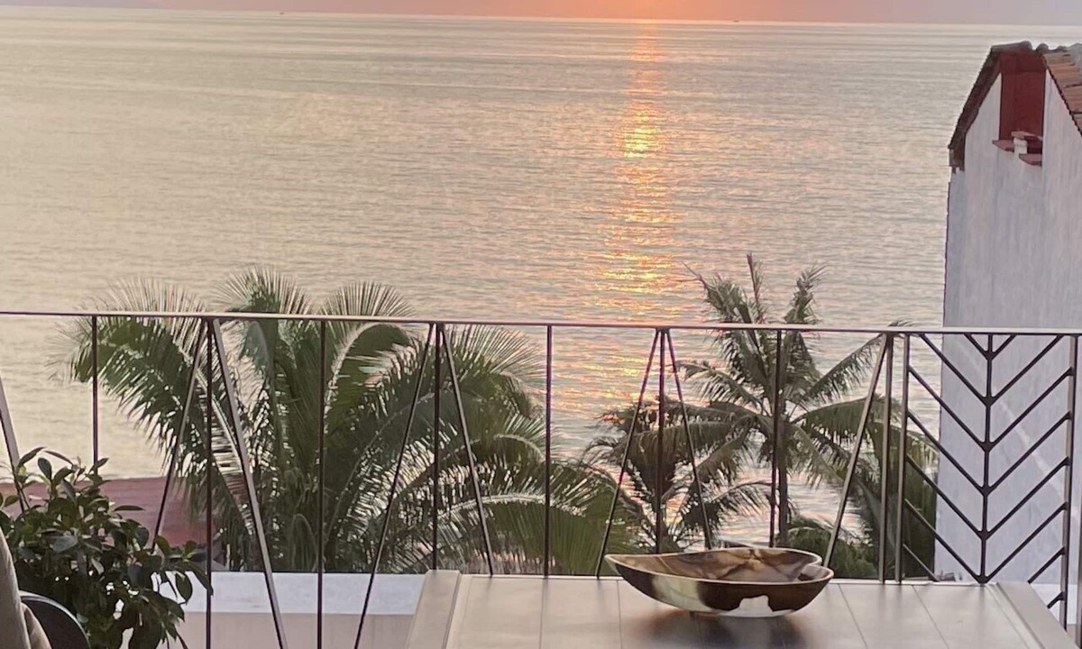 Amapas Condo | V177 LUXURY 1892 SQ FT 2 BEDROOM CONDO ROMANTIC ZONE 1/2 BLOCK LOS MUERTOS BEACH