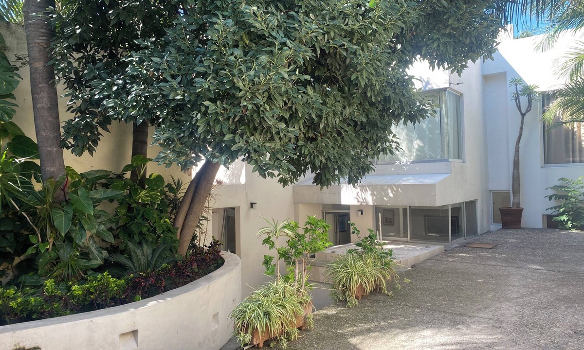 Lomas de Trujillo House | Vacation home Villa Colibri, pool, barbecue, 15 people