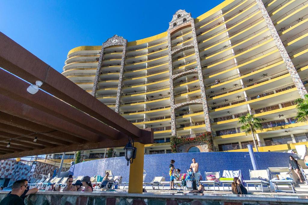 Bella Vista House | Vacationer's Dream Getaway Ocean Front Condo