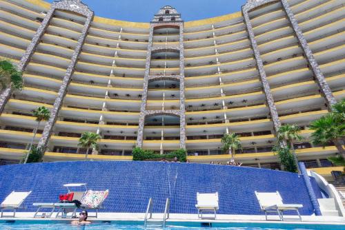 Bella Vista House | Vacationer's Dream Getaway Ocean Front Condo